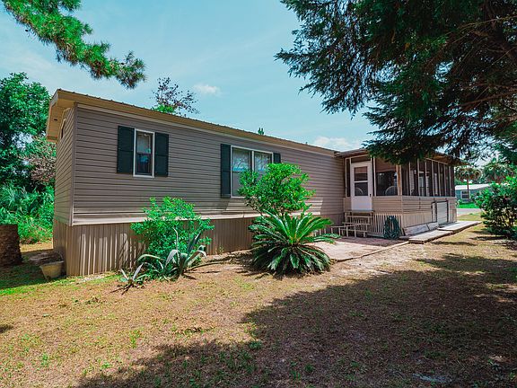 3rd image of 315 Palm Dr
