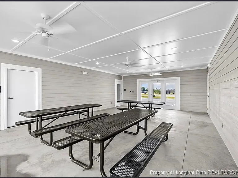 136 Arlington Dr — Photo 14