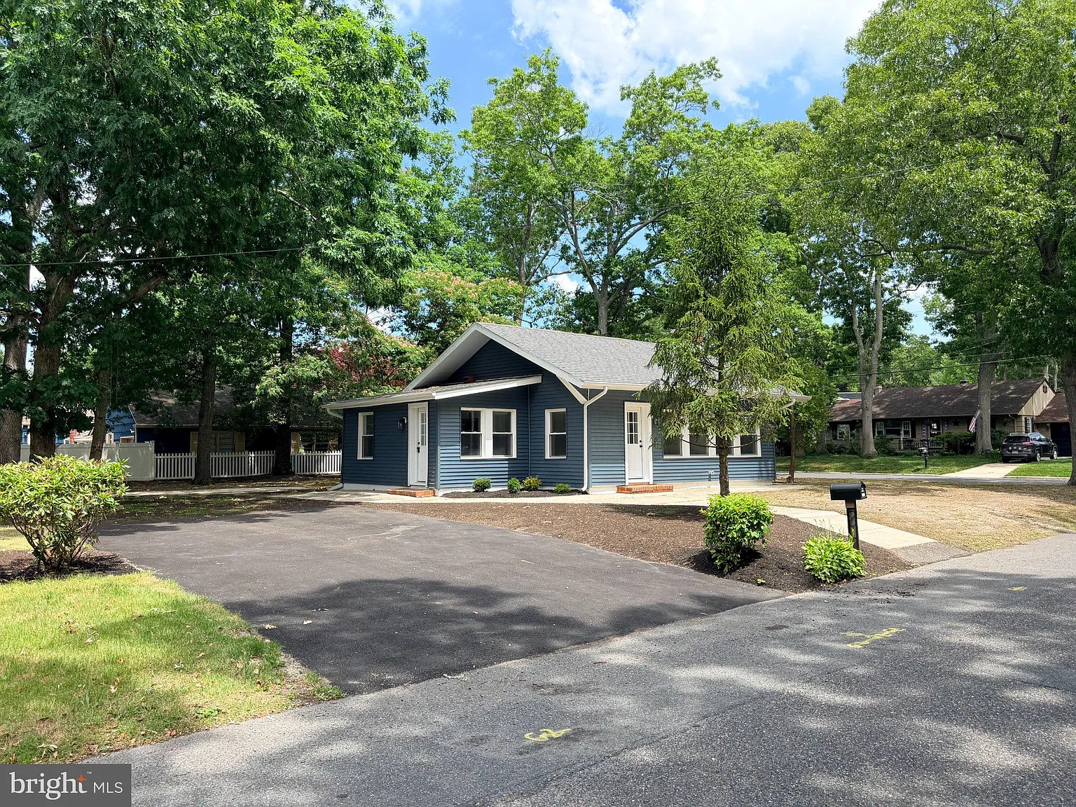 3 bed, 1.0 bath, 873 sqft, $2,500 — Photo 2