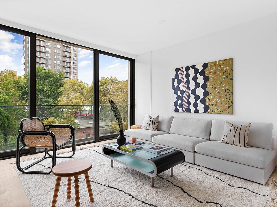 1st image of 165 Chrystie St #4