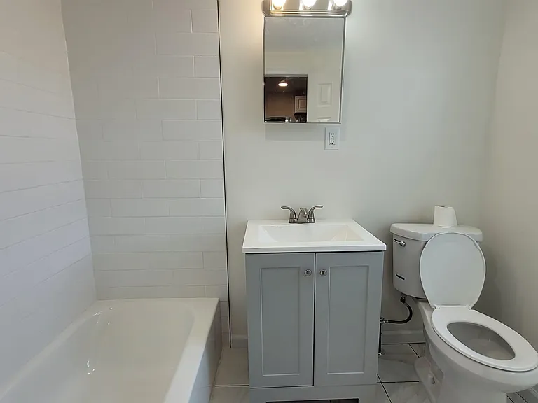 104 N Franklin St #A — Photo 9
