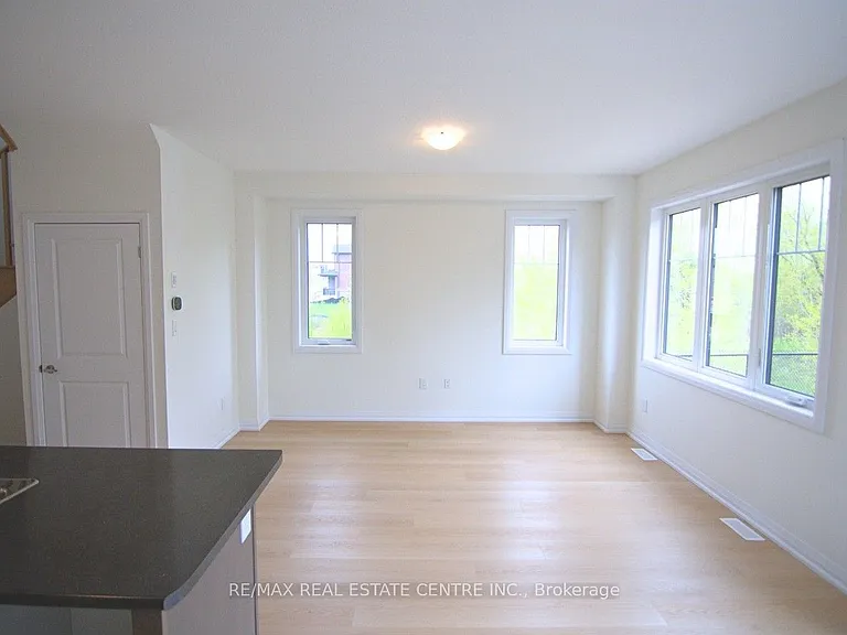 335 Starlight Ave — Photo 8