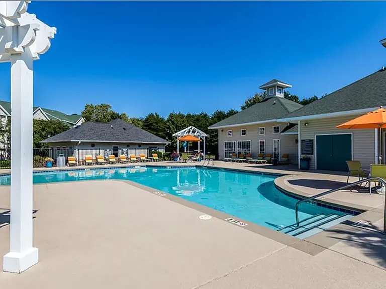 Acasa Willowbrook Apartments — Photo 2