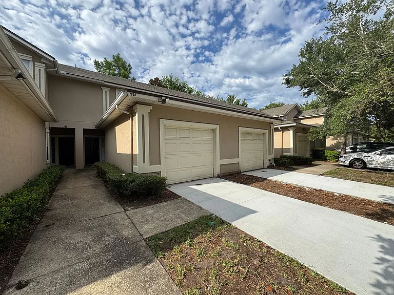 7806 Melvin Rd — Photo 2