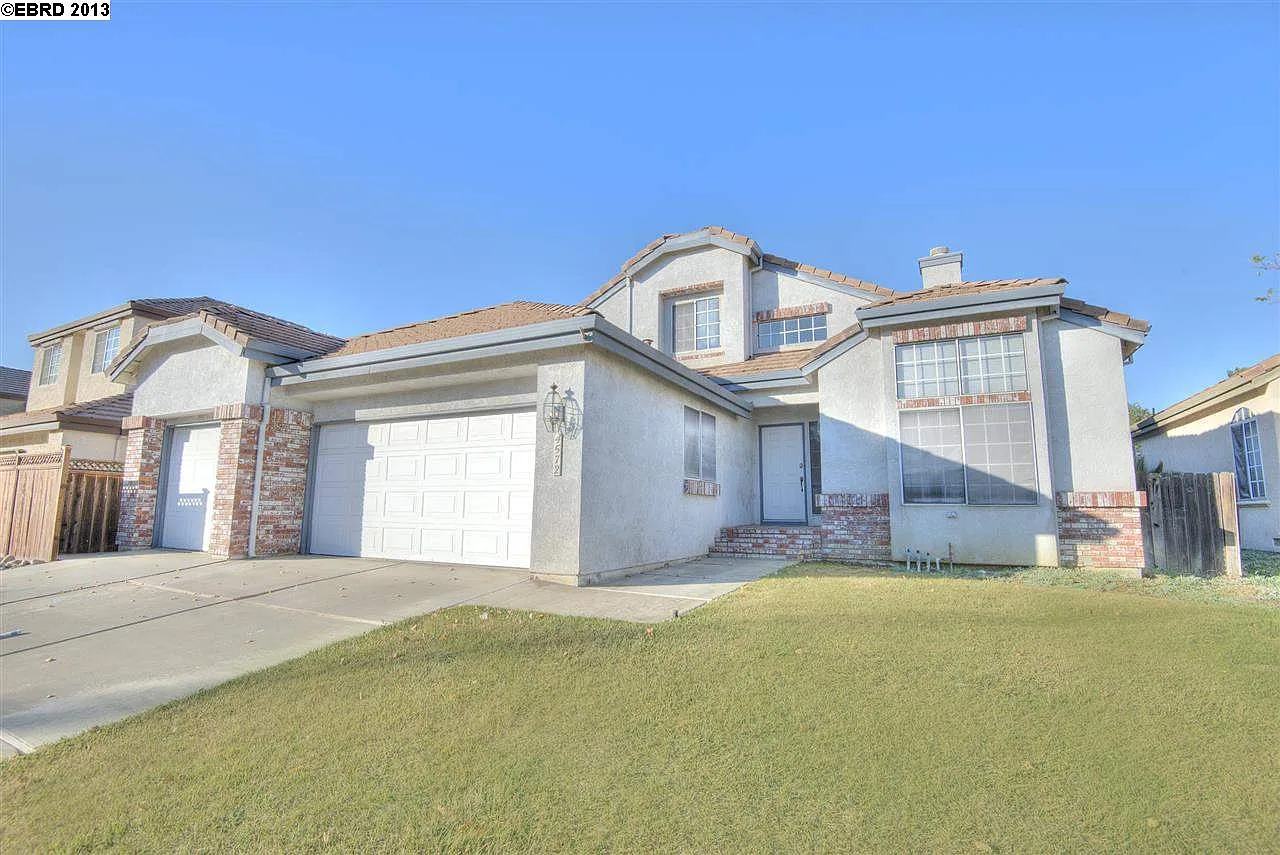 4572 Cove Ln photo 1