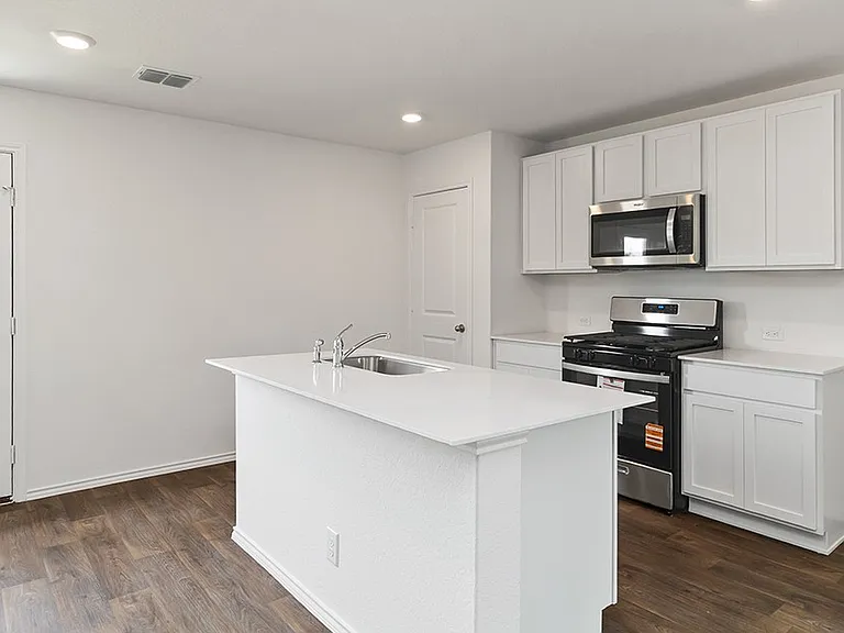 1117 Northfield Dr — Photo 4