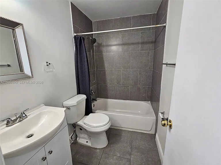 6235 Kendale Lakes Cir #237 — Photo 21