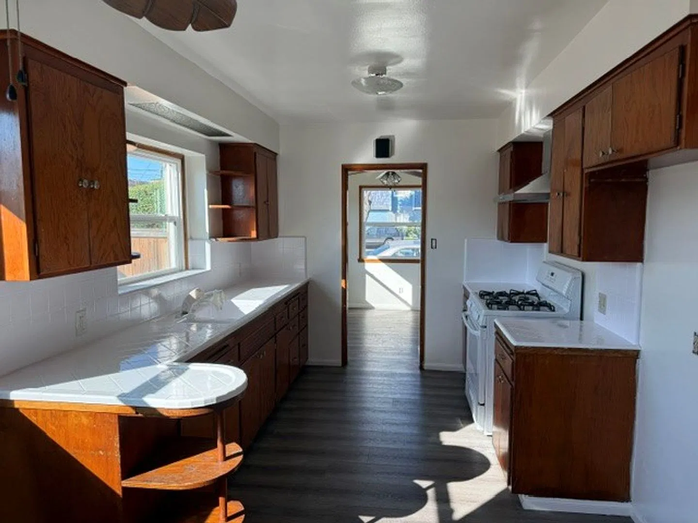 Large Two Bedroom House for Rent — Photo 2
