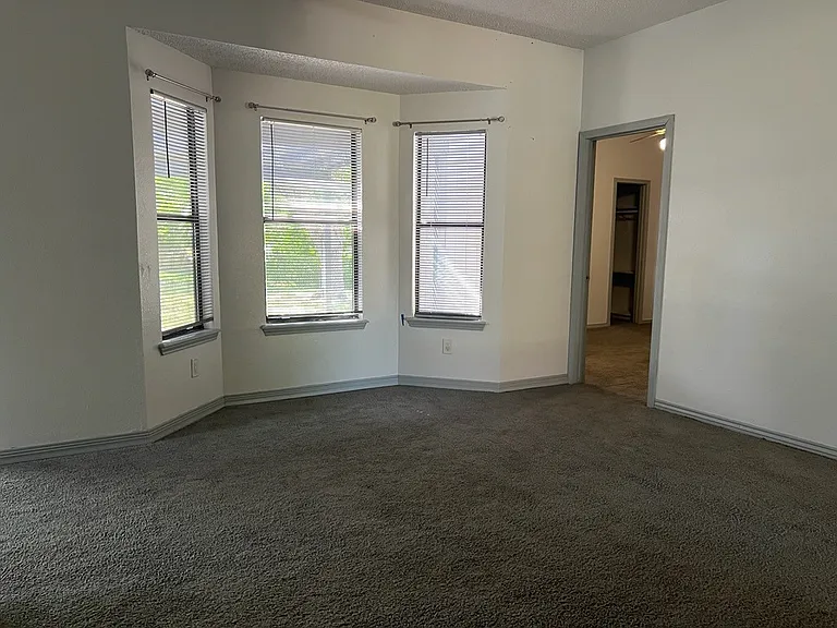 2857 Tumbleweed Dr — Photo 3