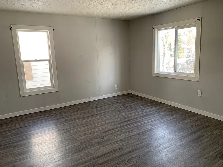 852 Retallack St — Photo 9