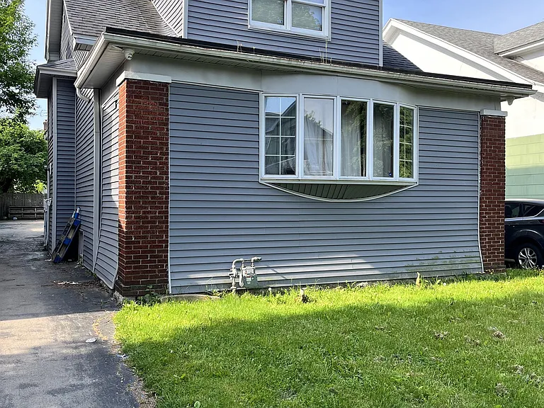 175 Lisbon Ave — Photo 9