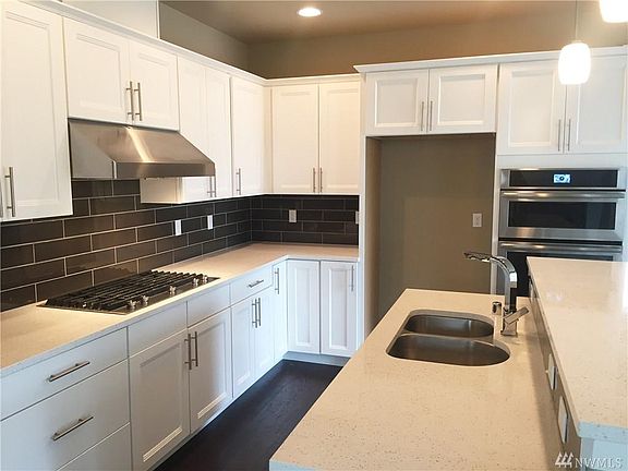 5th image of 4633 210th St SW