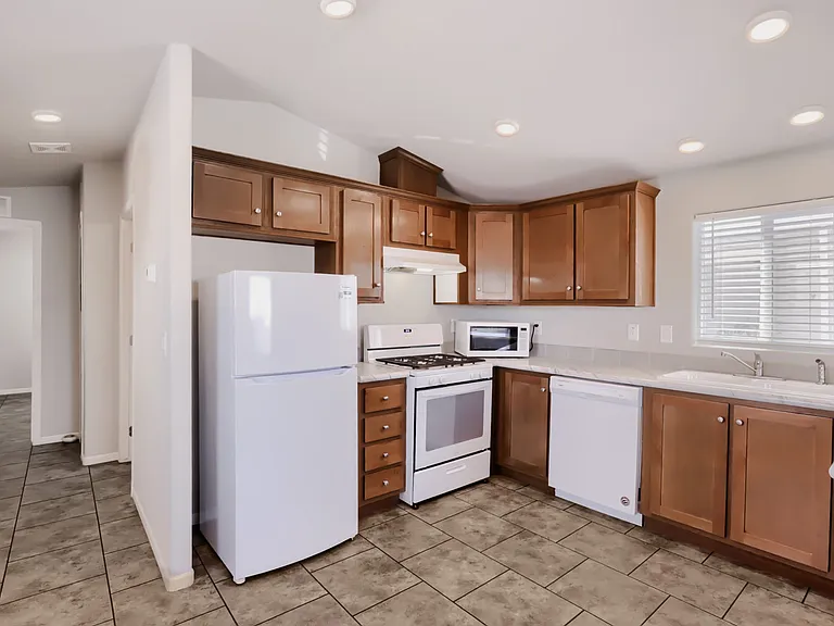 2434 E Main St #14 — Photo 4