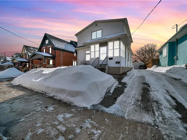 141 Samuel St, Kitchener, ON N2H 1P9