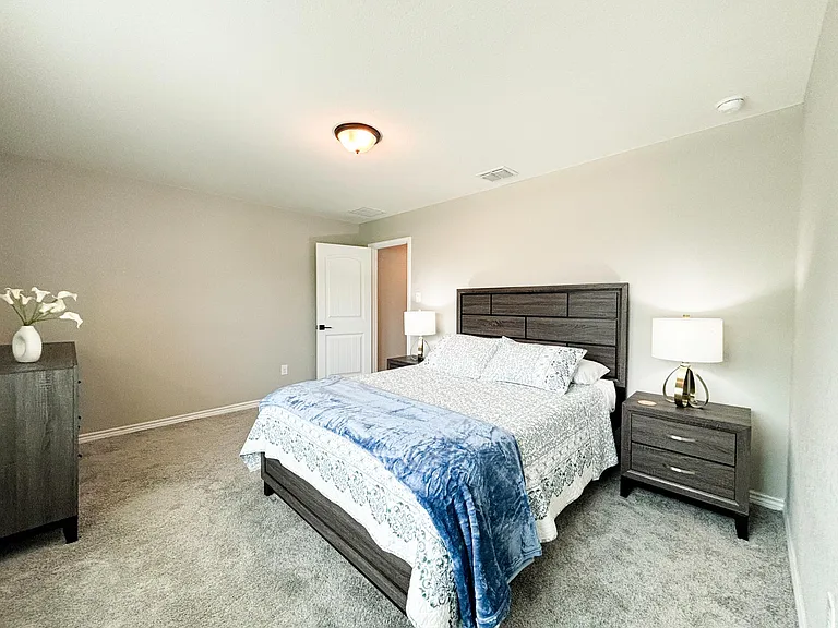 8134 Emmeline Dr — Photo 32