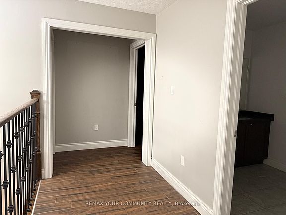 4th image of 1417 Sheldon St