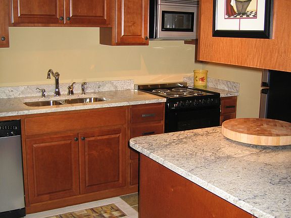 3rd image of 633 Robert St S APT 407