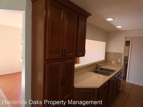 3rd image of 497 E Newlove Dr