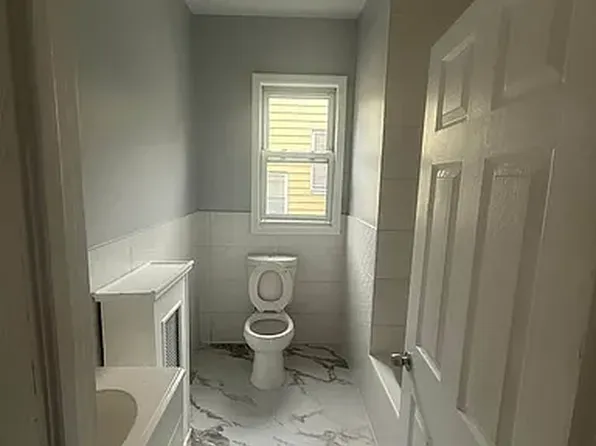 228 Weequahic Ave, Newark, NJ