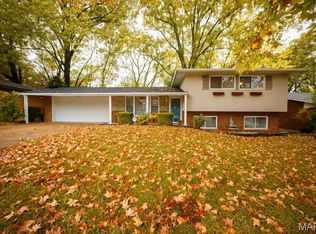 17 Willowbrook Dr, Swansea, IL 62226