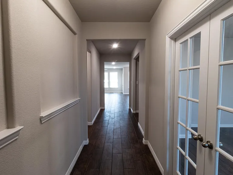 507 Reatta Dr — Photo 4