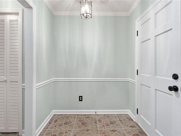5th image of 4014 Forest Oaks Ln