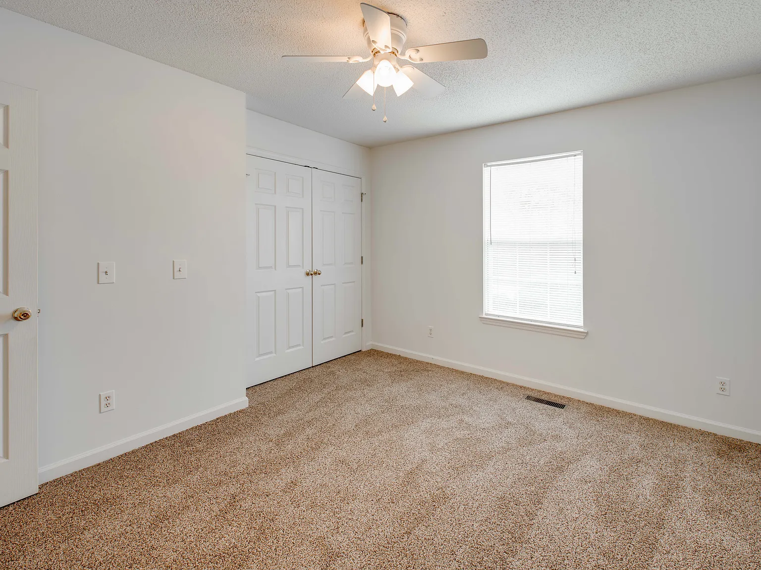 3 bed, 1.5 bath, 2166 sqft, $1,650 — Photo 4