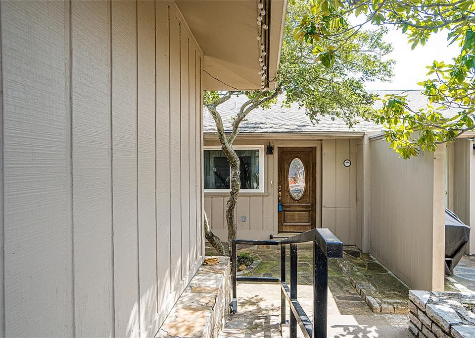 1st image of 5216 Country Club Dr