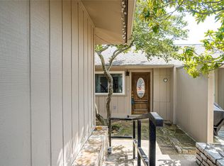 5216 Country Club Dr, Granbury, TX 76049