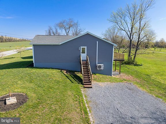3rd image of 599 Hilltown Rd