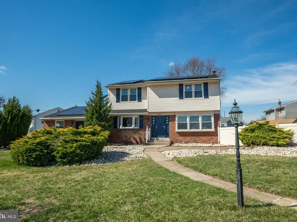1087 Roberts Rd, Warminster, PA 18974