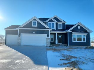 9380 Snow Valley Dr SE, Alto, MI 49302