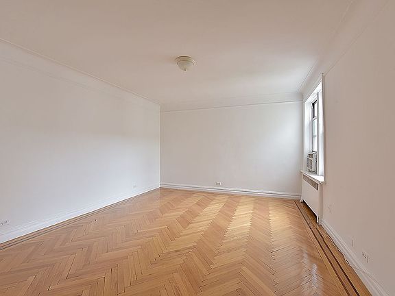 3rd image of 680 W 204th St APT 6A