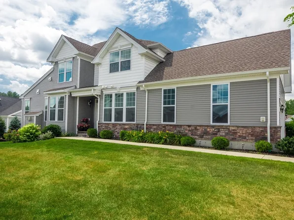 10 Lansing Way #10, Millis, MA 02054