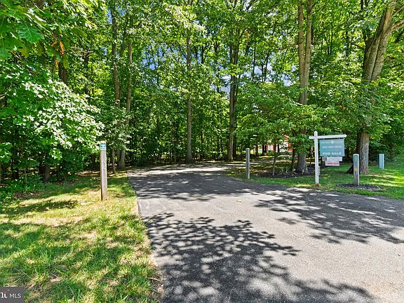 2nd image of 2597 Braddock Rd