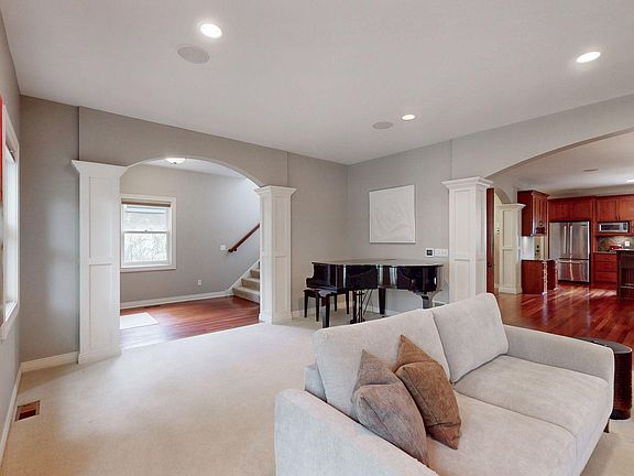 4th image of 4729 Harriet Ave