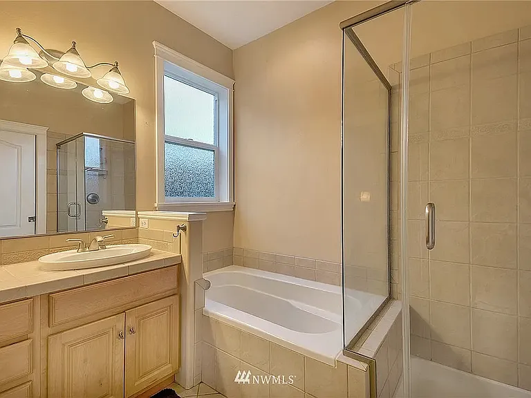 4463 Castlerock Dr — Photo 17