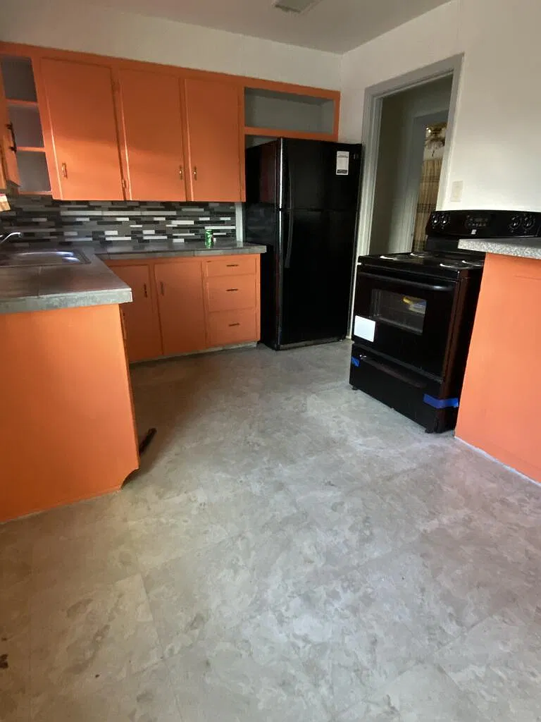 2 bed, 1.0 bath, 1160 sqft, $950 — Photo 2