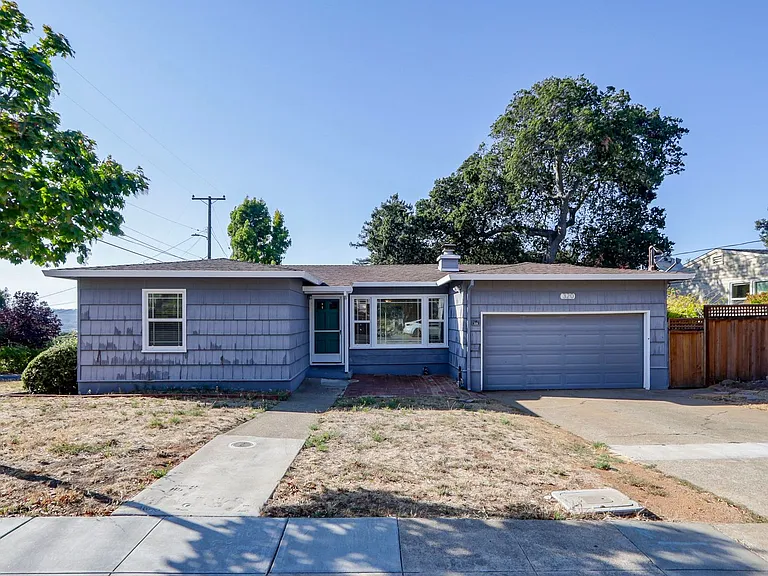 320 La Casa Ave — Photo 3