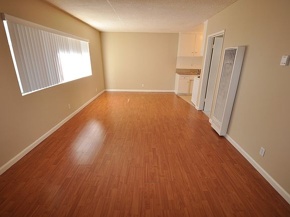 5th image of 5255 Blakeslee Ave APT 3