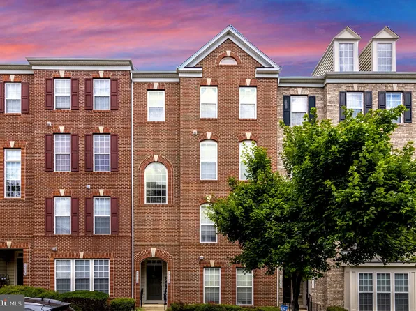 15158 Kentshire Dr, Woodbridge, VA 22191