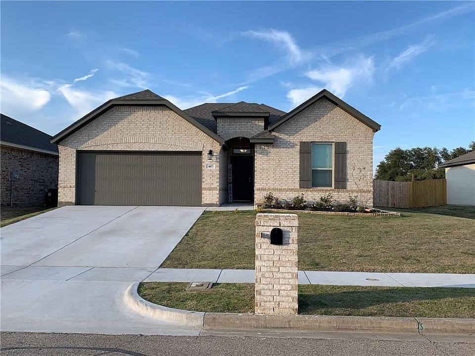 1st image of 407 Stoneridge Dr