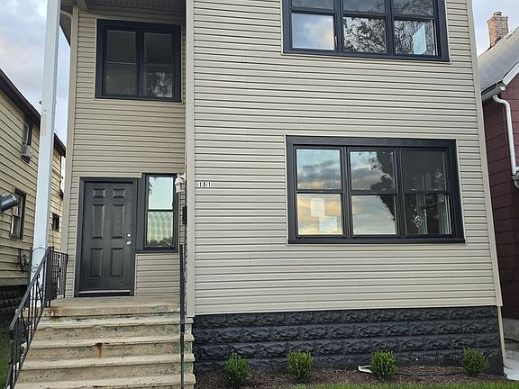 2nd image of 151 E 23rd St