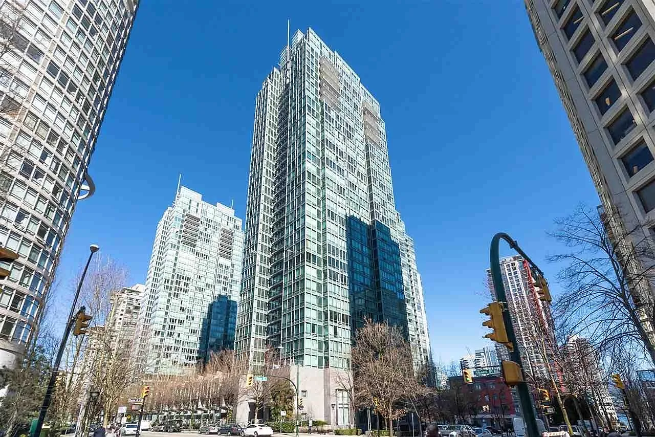 1200 Georgia St W — Photo 2