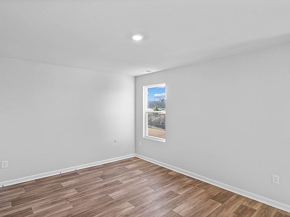 4th image of 1118 Cooper Hawk Ln lot 204 Ramsey