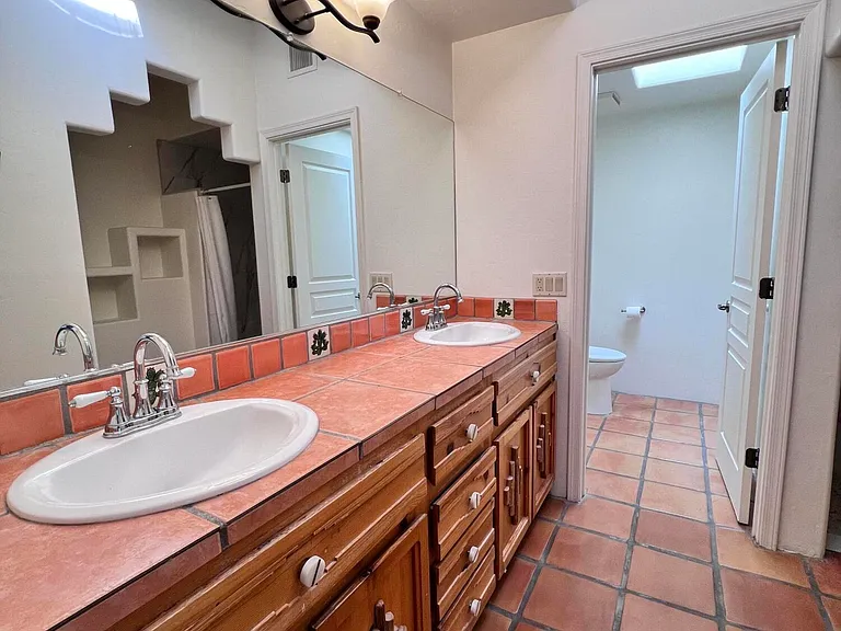 1040 N Wentworth Rd — Photo 30
