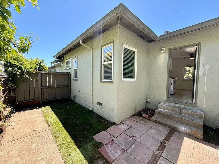 406 Woodland Ave — Photo 13