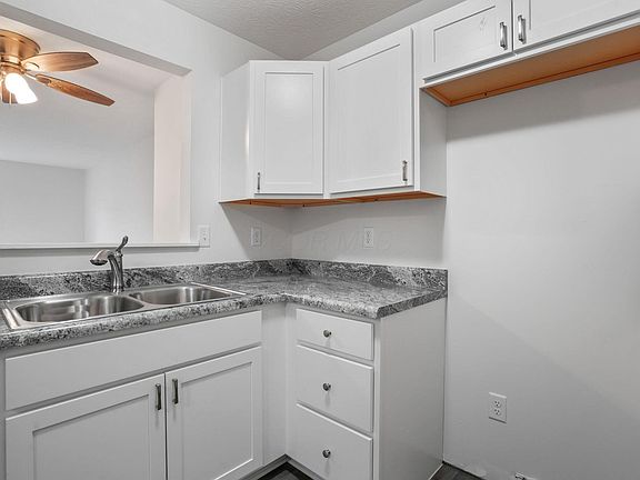 5th image of 7439 Macgeorge Pl
