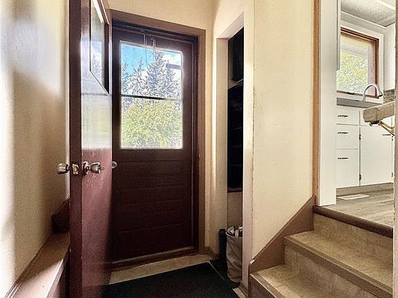 3rd image of 130 1st AVENUE N