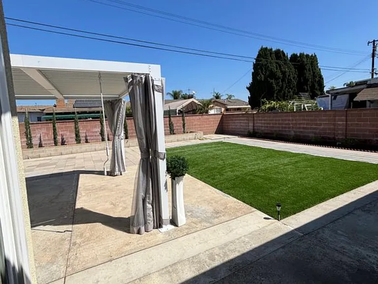 10041 Roselee Dr — Photo 7
